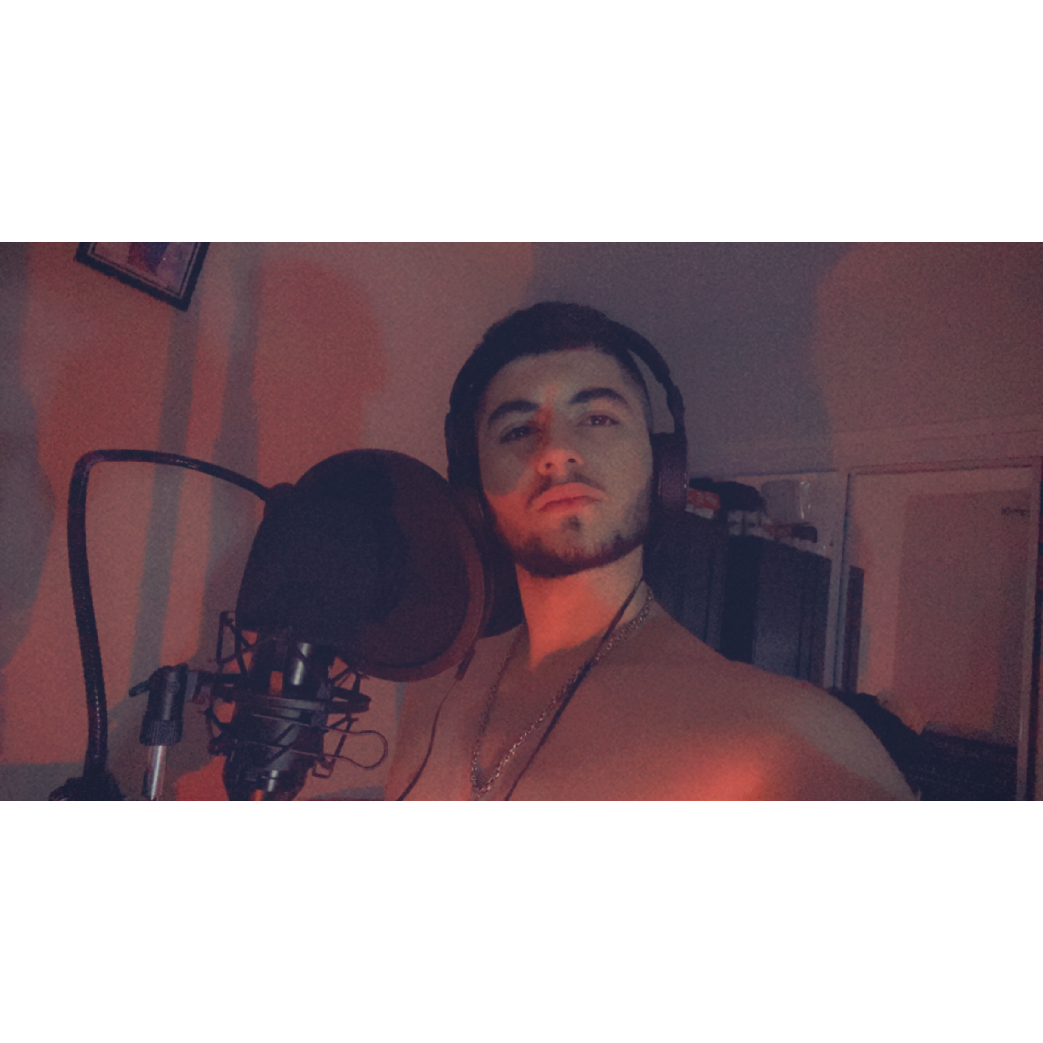 MR.FAKE.S in the studio